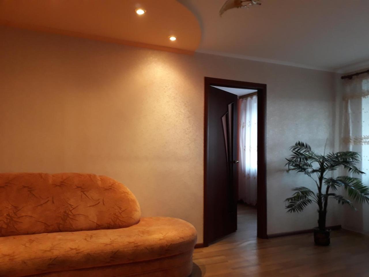Apartment - Gorkogo Street Grodno Bagian luar foto